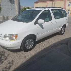 Toyota Sienna 2000