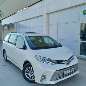 Toyota Sienna 2017