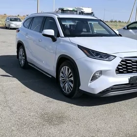 Toyota Highlander 2022