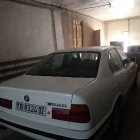BMW 525 1990