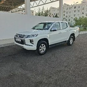 Mitsubishi L200 2020