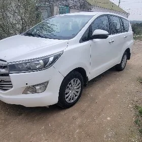 Toyota Innova 2021