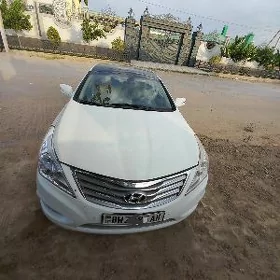 Hyundai Grandeur 2012