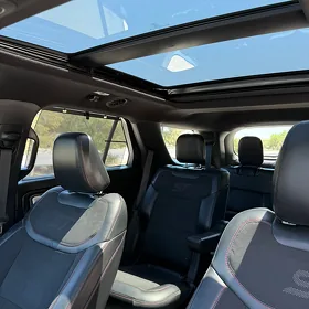 Ford Explorer 2025