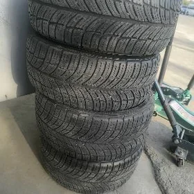 225/40/19 255/35/19