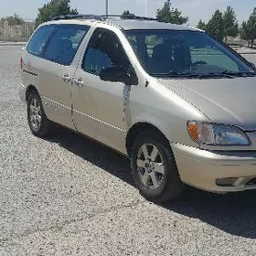 Toyota Sienna 2002