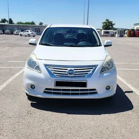 Nissan Versa 2011
