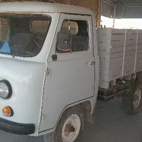 UAZ 452 1987
