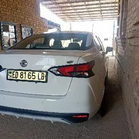 Nissan Versa 2020