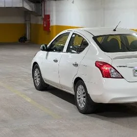 Nissan Versa 2013