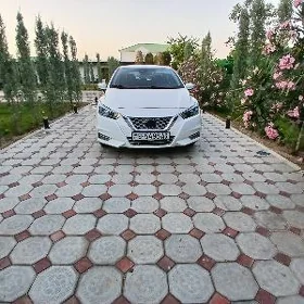 Nissan Versa 2021