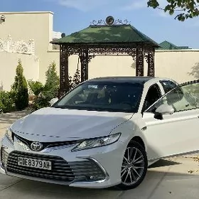 Toyota Camry 2023