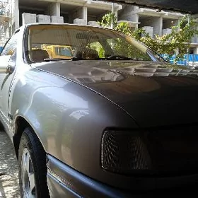 Opel Vectra 1989