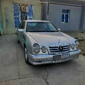 Mercedes-Benz E320 1996