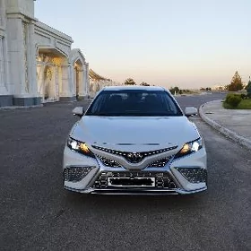 Toyota Camry 2023