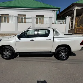 Toyota Hilux 2022