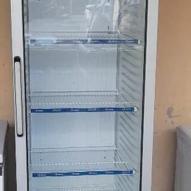 витрине холодильник