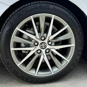 continental235/45/18