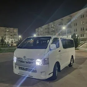 Toyota Hiace 2014