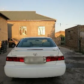 Toyota Camry 2001