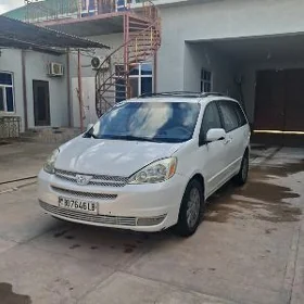 Toyota Sienna 2004