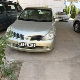 Nissan Tiida 2006