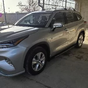 Toyota Highlander 2021