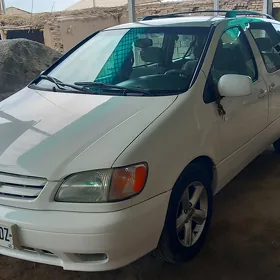 Toyota Sienna 2002