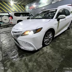 Toyota Camry 2021