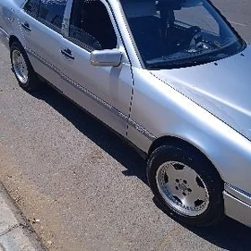 Mercedes-Benz S-Class 1994