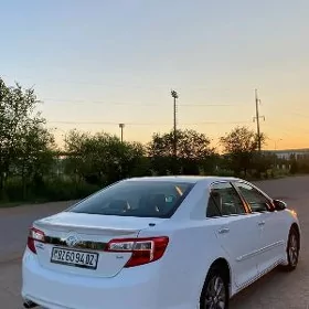 Toyota Camry 2014