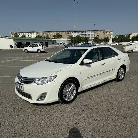 Toyota Camry 2014