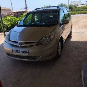 Toyota Sienna 2006
