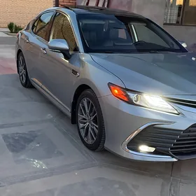 Toyota Camry 2021