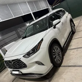 Toyota Highlander 2020