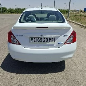 Nissan Versa 2013