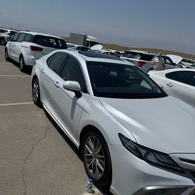 Toyota Camry 2023