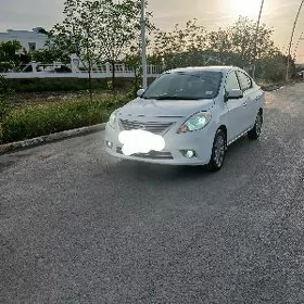 Nissan Versa 2011