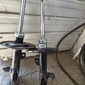 Amartizator palta camry LE/XLE