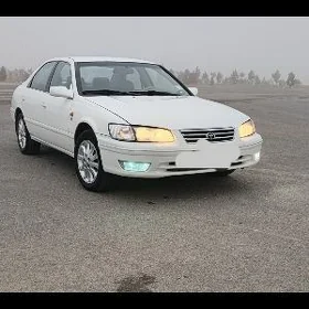 Toyota Camry 2000