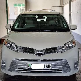 Toyota Sienna 2019
