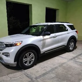 Ford Explorer 2024