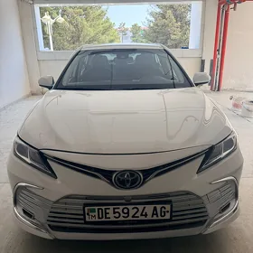 Toyota Camry 2021