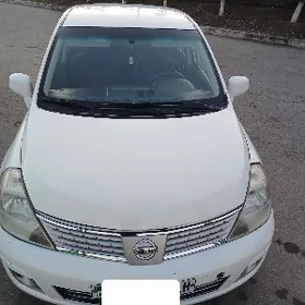 Nissan Versa 2012