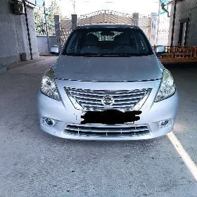 Nissan Versa 2013