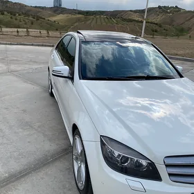 Mercedes-Benz C300 2009