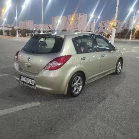 Nissan Tiida 2008