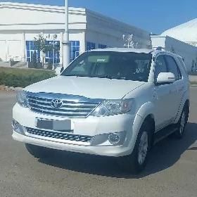 Toyota Fortuner 2014