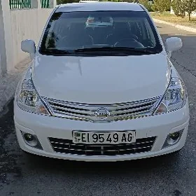 Nissan Versa 2011