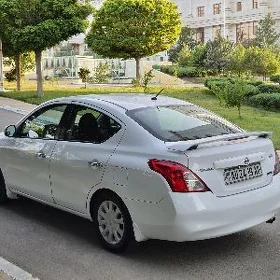 Nissan Versa 2013